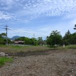 敷地北側から東南方向の全景。富士山・茅が岳を眺望。